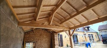 Cuisine d'été en épicéa à Pezuls